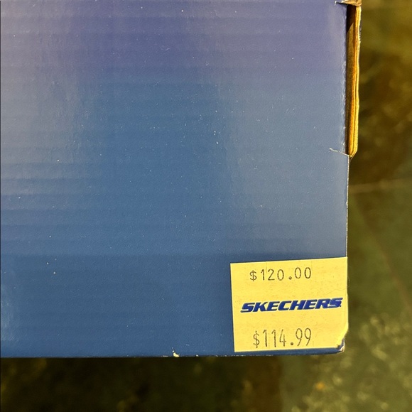 NWT men’s Skechers 10.5 Arch Fit slip ins Shoes - Picture 3 of 6